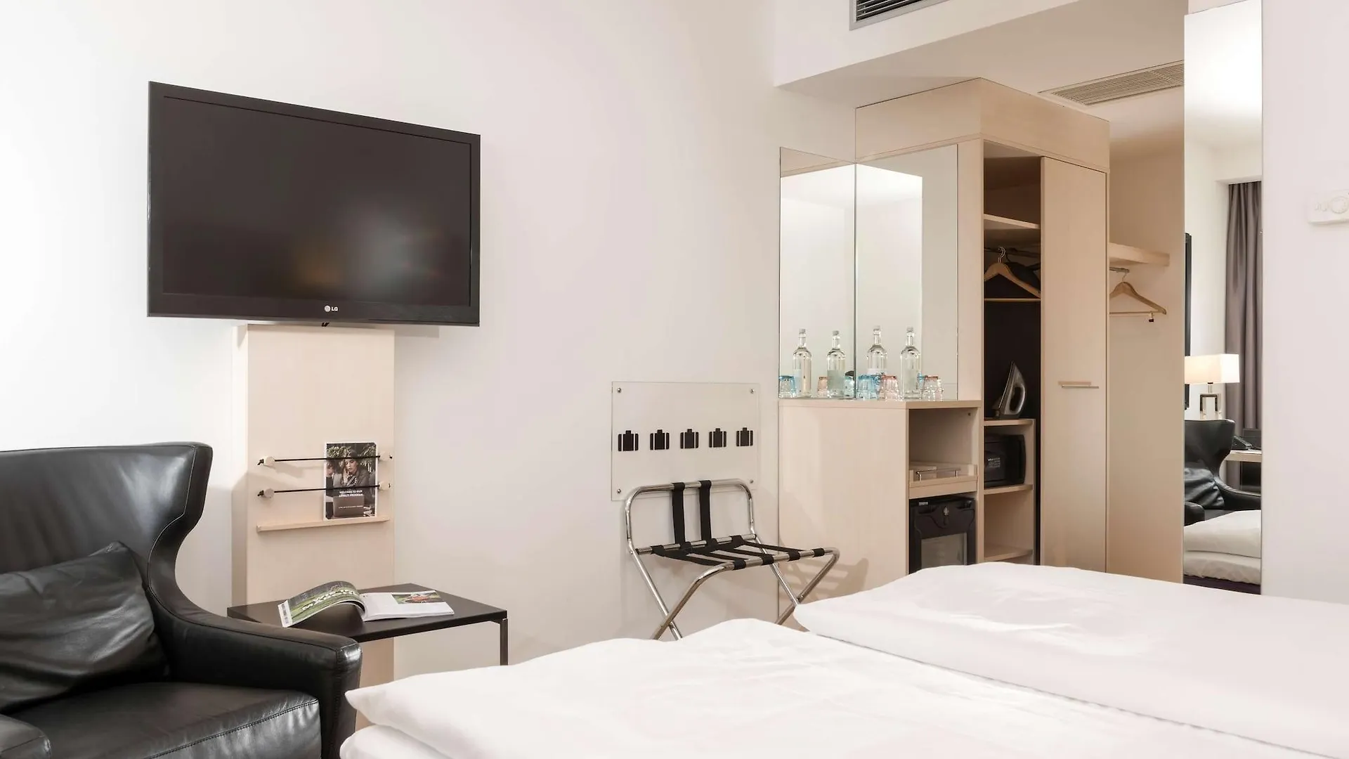 Scandic Berlin Kurfuerstendamm 4*,